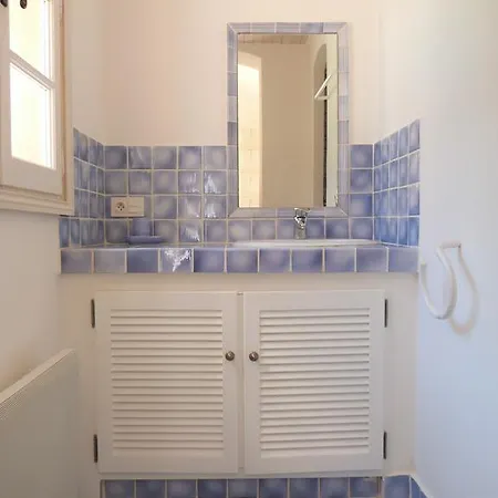 Echappee Bleue Immobilier - Les Volets Bleus Hébergement de vacances *