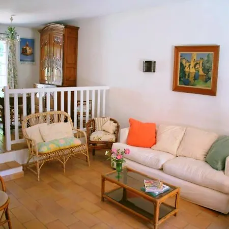 Holiday home Echappee Bleue Immobilier - Les Volets Bleus